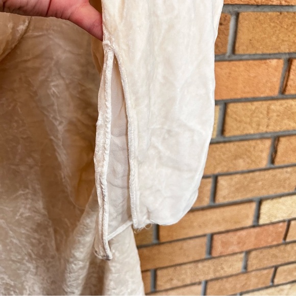 Tibi Crushed Velvet Cream Long Sleeve Turtleneck Top Size Medium - Picture 6 of 8